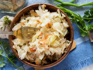 Miniatura: Do kiszonej kapusty dorzucam aromatyczne...