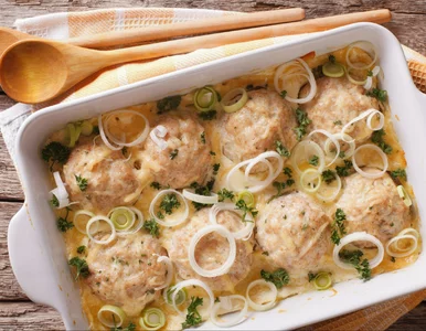 Miniatura: Formuje je z delikatnego mięsa i zapiekam...