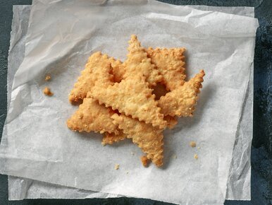 Miniatura: Zwykły żółty ser i masło. Te krakersy...