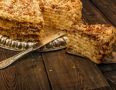 Miniatura: Legendarny tort Napoleona bez pieczenia....