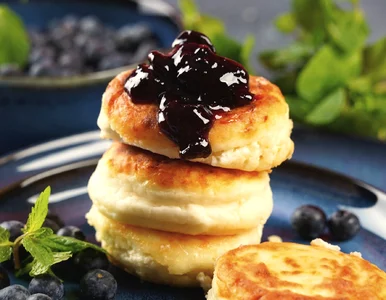 Miniatura: Serek wiejski i 4 składniki. Placuszki w...