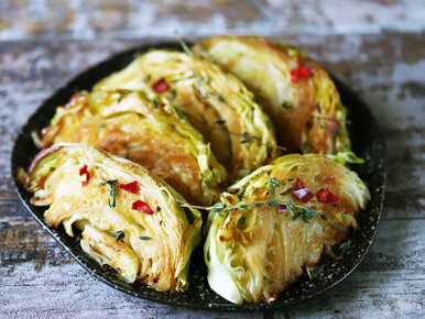 Miniatura: Zamiast surówki piekę kapustę. Znika z...