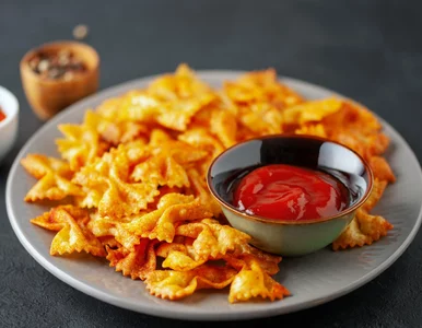 Miniatura: Ugotowany makaron wrzucam do airfryera. Po...