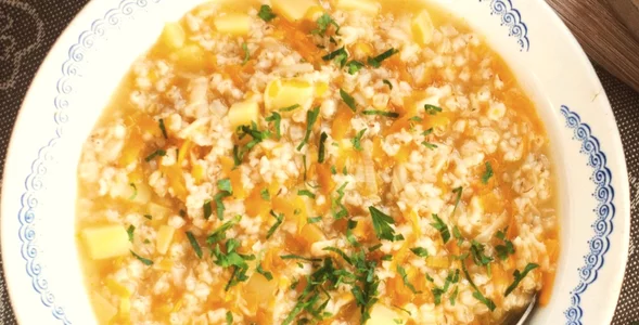 Miniatura: Nie wylewam rosołu. Ta gęsta zupa stawia...