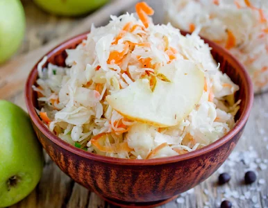 Miniatura: Dodaj do kapusty kiszonej jeden kwaśny...