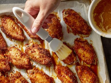 Miniatura: Aromatyczna marynata wynosi te skrzydełka...