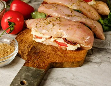 Miniatura: Natnij pierś kurczaka i wciśnij 3...