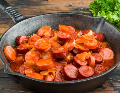 Miniatura: Ta kiełbasa królowała na stołach w PRL-u....