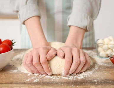 Miniatura: Ciasto na pizzę robię na kefirze....