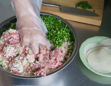 Miniatura: Najpierw smażę, potem dolewam wody. Te...