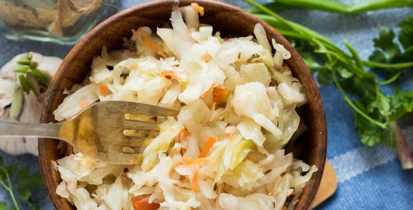 Miniatura: Do kiszonej kapusty dorzucam aromatyczne...