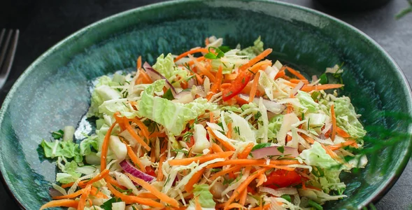 Miniatura: Ta surówka z kapusty pekińskiej znika u...