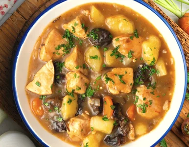 Miniatura: Kroję pierś z indyka i dorzucam suszone...