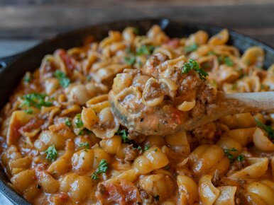 Miniatura: Mocno mięsny i bardzo sycący. Ten makaron...