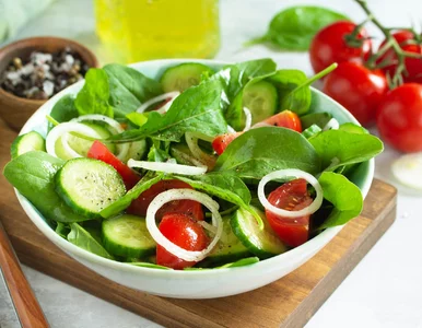 Miniatura: Ta lekka surówka do obiadu to prawdziwa...