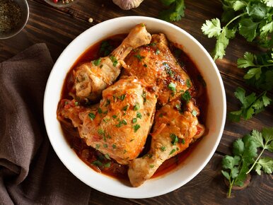 Miniatura: Babcia dusiła kurczaka właśnie tak. Mięso...