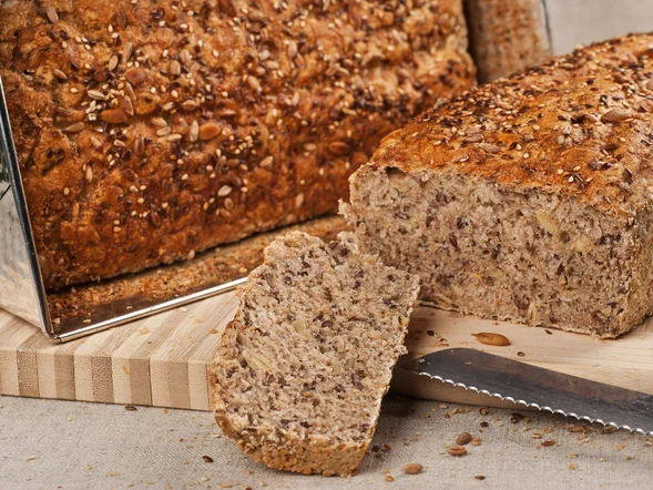 Miniatura: Chleba nie kupuję, tylko nastawiam na noc,...