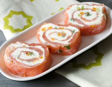 Miniatura: Elegancka rolada na świąteczną przystawkę....