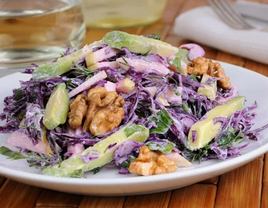 Miniatura: Szatkuję kapustę i dorzucam 4 składniki....