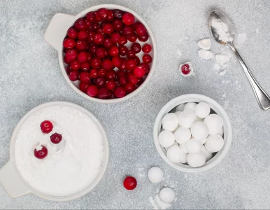 Miniatura: Ludzie kupują żurawinę kilogramami, aby...