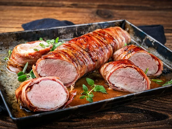 Miniatura: Polędwiczki zawijam w plastry. Piekę i w...