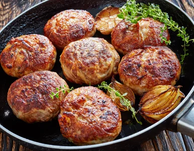 Miniatura: Soczyste burgery robię z chudego mięsa....