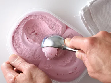 Miniatura: Jeden mały trik, a lody z zamrażarki...