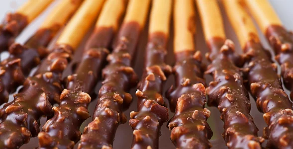 Miniatura: Zwykłe paluszki zamieniam w czekoladową...