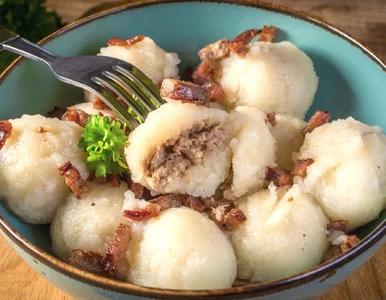 Miniatura: Biorę mięso z rosołu i robię z niego obiad...