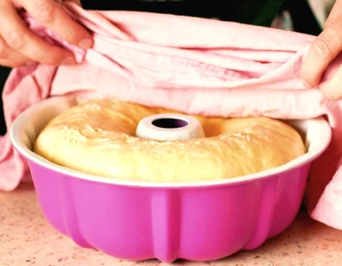 Miniatura: Ta babka drożdżowa zawsze wyrasta i...