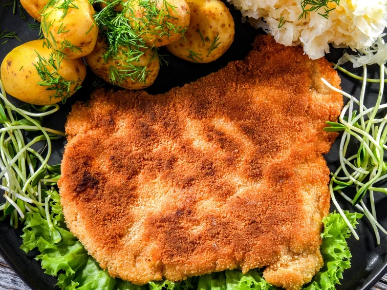 Miniatura: Odkręcam 2 słoiczki i wkładam mięso do...