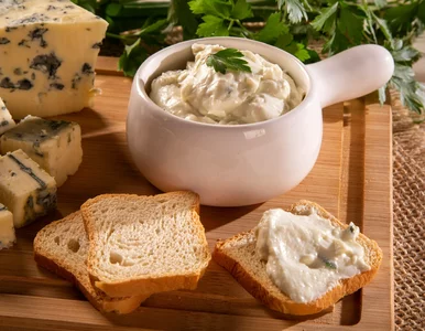 Miniatura: Mieszam dwa sery i mam pastę gotową w 5...