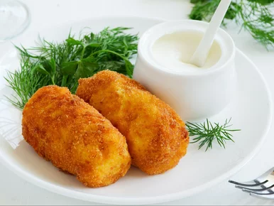 Miniatura: Bez naleśników, a w środku ciągnący ser....