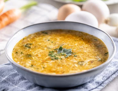 Miniatura: Zamiast makaronu wlewam jajko do gorącego...