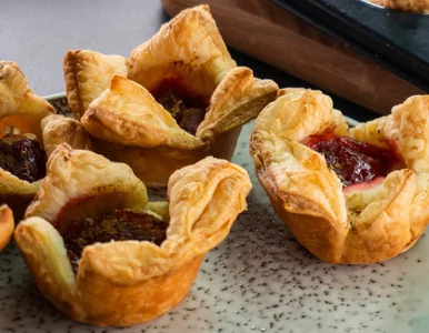 Miniatura: Ciasto francuskie kroję na 12 kawałków i...