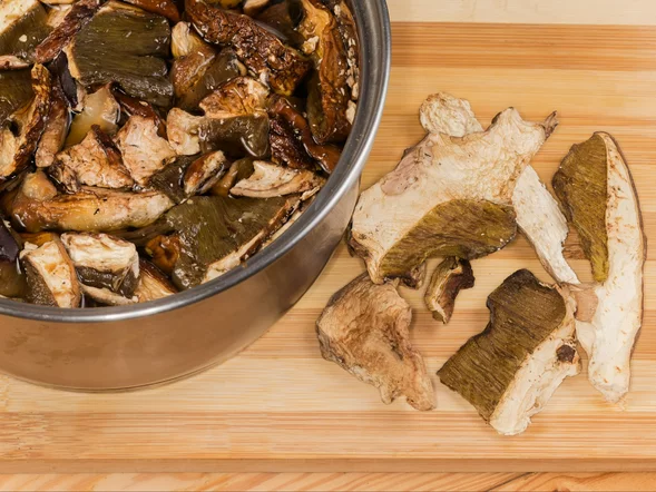 Miniatura: Dorzuć to do moczenia grzybów, a gorycz...