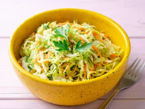 Miniatura: Tę słodko-kwaśną surówkę robię lepszą niż...