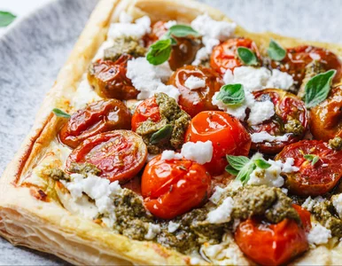 Miniatura: Weź ciasto francuskie i parę dodatków. Tę...