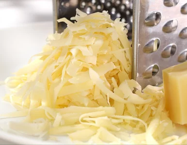 Miniatura: Ścieram ser i robię pyszne smarowidło do...