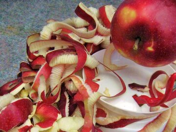 Obierzyny z jabłek