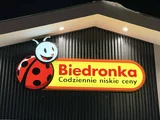 Miniatura: Biedronka przecenia kultowe parówki. Druga...