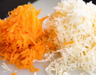 Miniatura: Dwa tanie warzywa, a surówka, że palce...