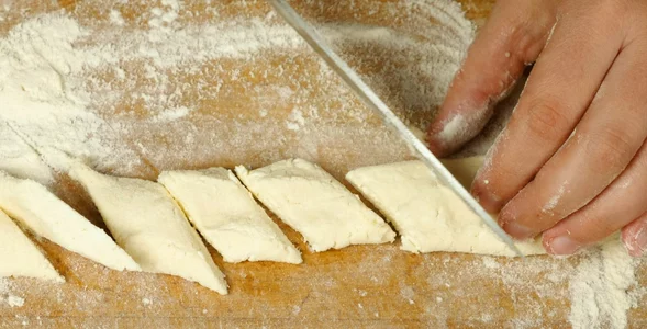 Miniatura: Do ciasta na kopytka dodaję tylko 1 łyżkę....