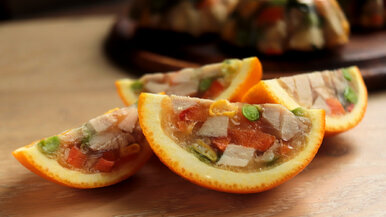 Miniatura: Galaretę z kurczaka zamykam w tych...