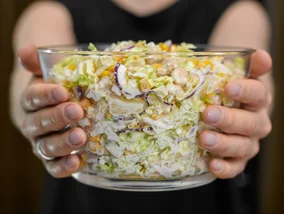 Miniatura: Ta 9-minutowa sałatka to hit każdej...