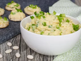 Miniatura: Łączę jajka i produkt z puszki. To solidna...