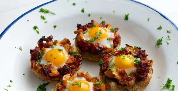 Miniatura: Do pieczarek wkładam 3 składniki i piekę....