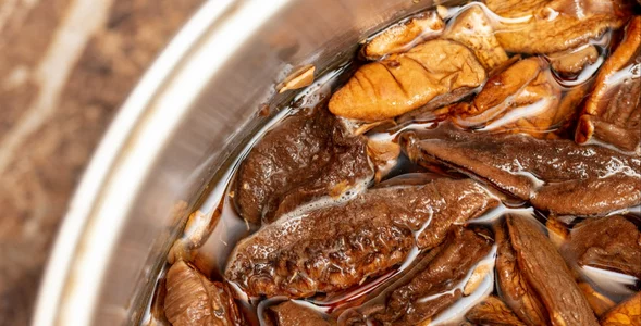 Miniatura: Jak usunąć piasek z suszonych grzybów? Z...