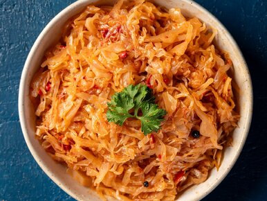 Miniatura: Siekam kiszoną i dorzucam jeden składnik....