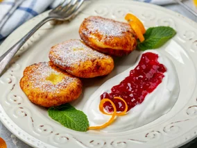 Miniatura: Składniki mieszam łyżką i smażę na...